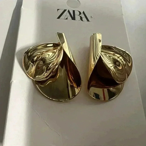 🔥🔥Zara Golden earrings - Picture 3 of 4